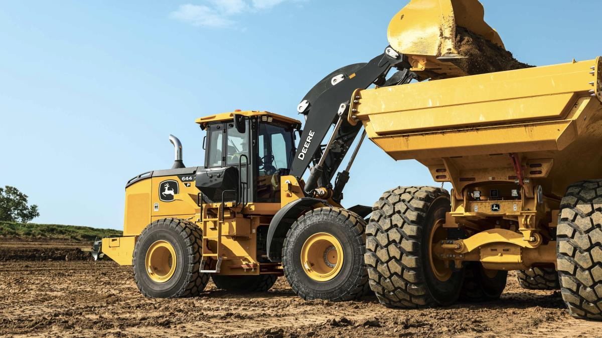 John Deere Rolls Out SmartDetect On Utility, Production Class Loaders