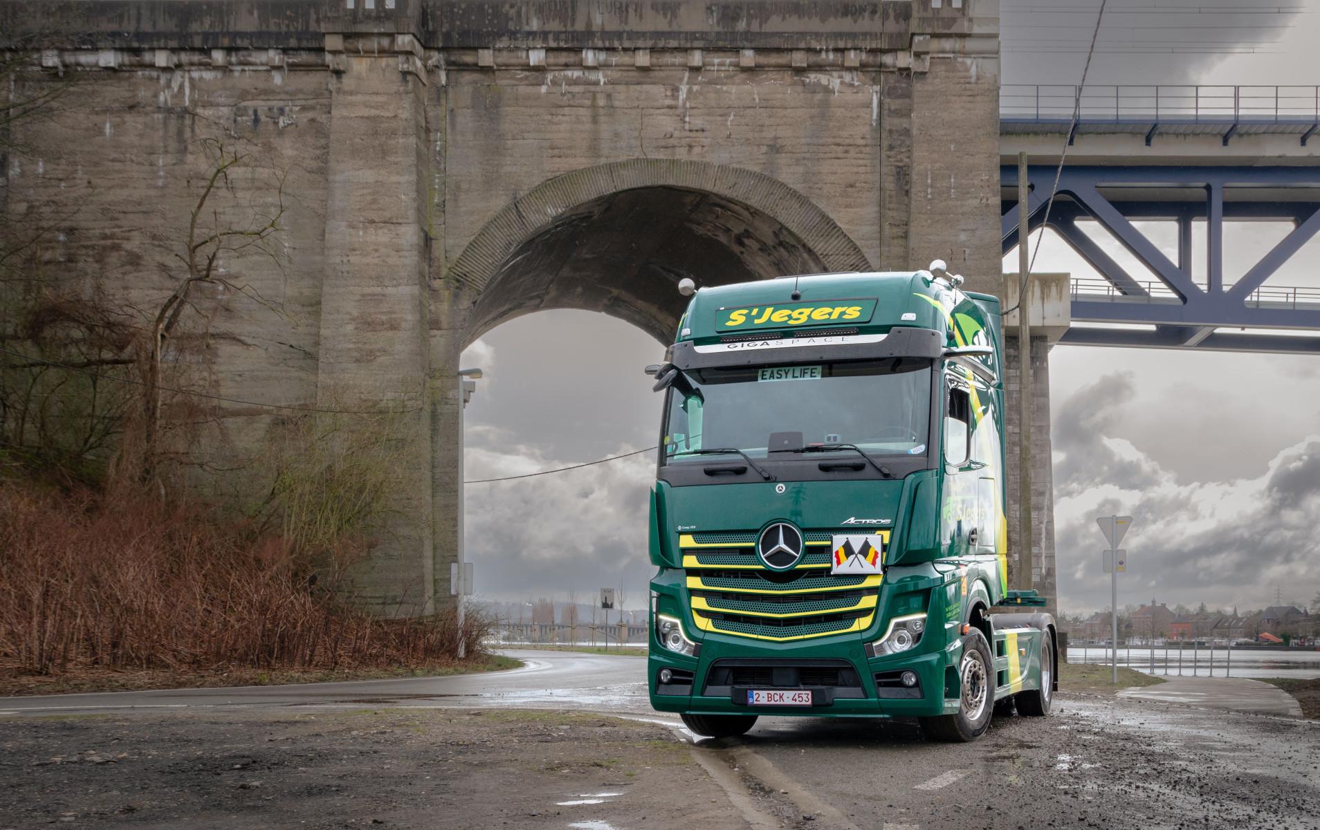 DAIMLER Trucks-Transport S’Jegers (Laakdal, BE) opts for sustainability and an extremely favorable total cost of ownership with 6 eActros 600 electric trucks from Mercedes-Benz Trucks
