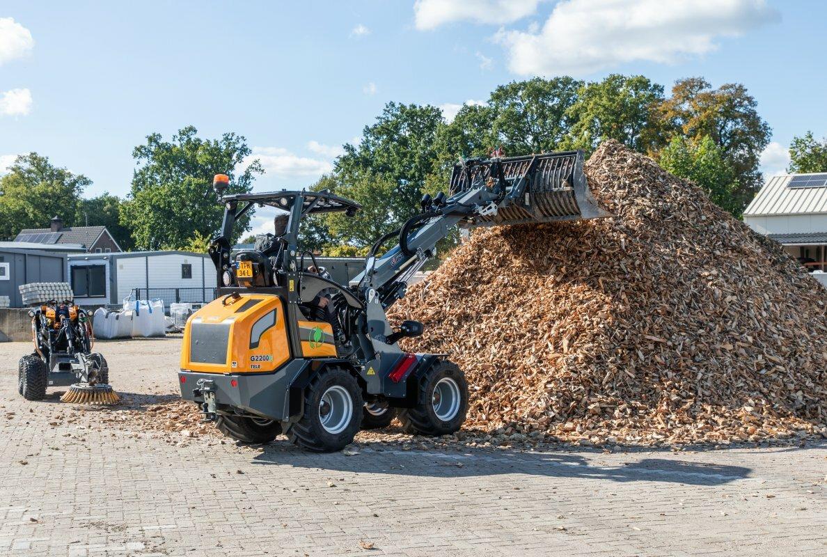 GIANT Launches a new electric telescopic wheel loader: G2200E TELE