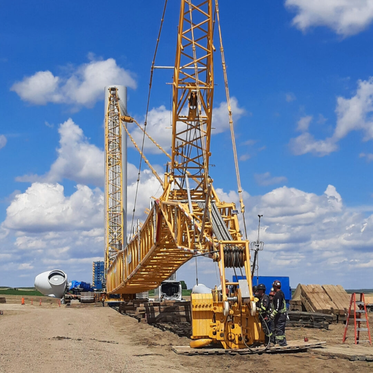 Sarens (Belgian company)helps erect 83 wind turbines in Alberta