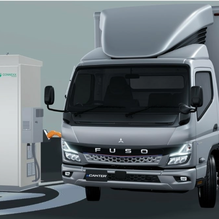 Daimler Truck subsidiary FUSO demonstrates recycling of eCanter batteries in energy storage systems