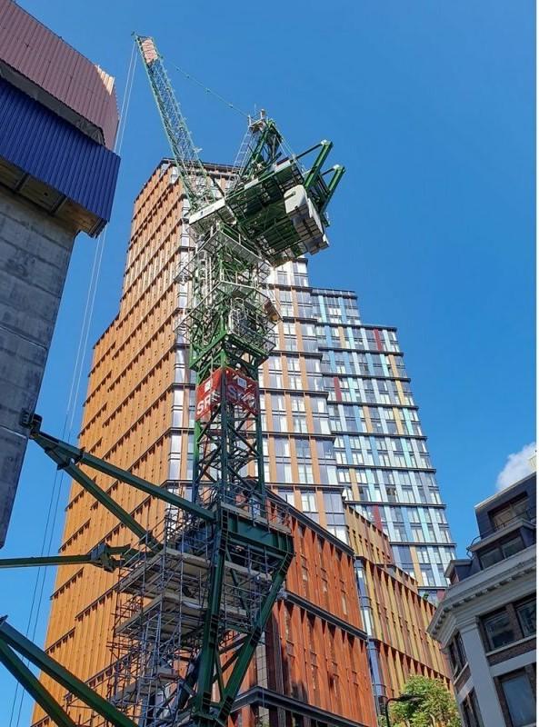 Three potain cranes chosen for iconic new london skyscraper 01 122